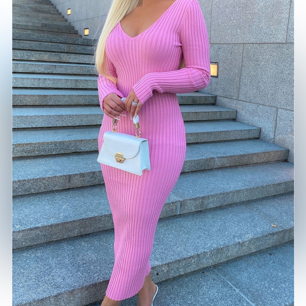 long sleeve pink , black dress only one of each